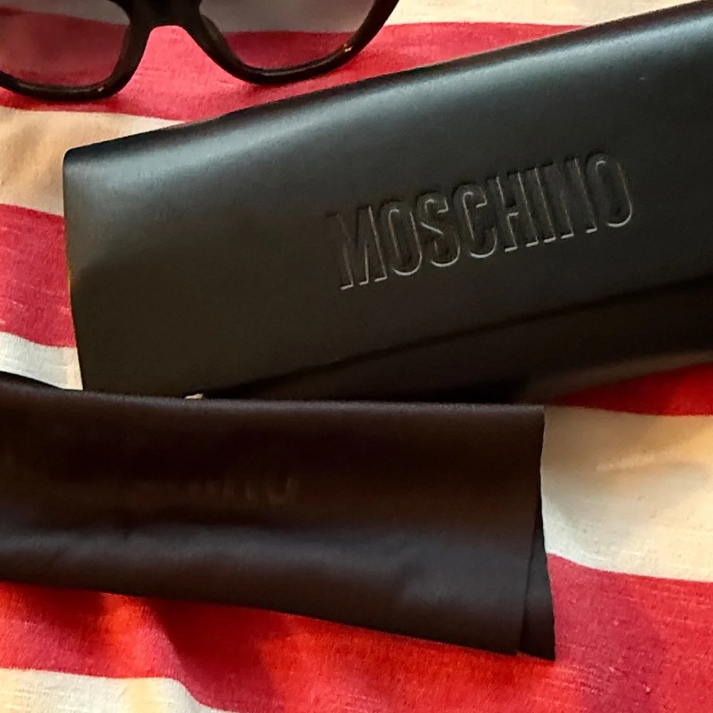 Moschino Teddy Bear Collection MOS122S Black Cat-Eye Sunglasses NIC